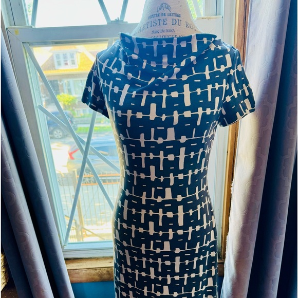 2009 Banana Republic gray nylon, spandex blend size 4 dress geometric design - Picture 2 of 14